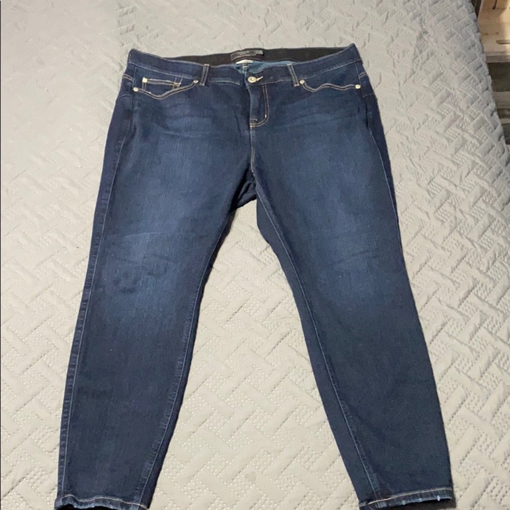 Bombshell skinny jeans size 20short